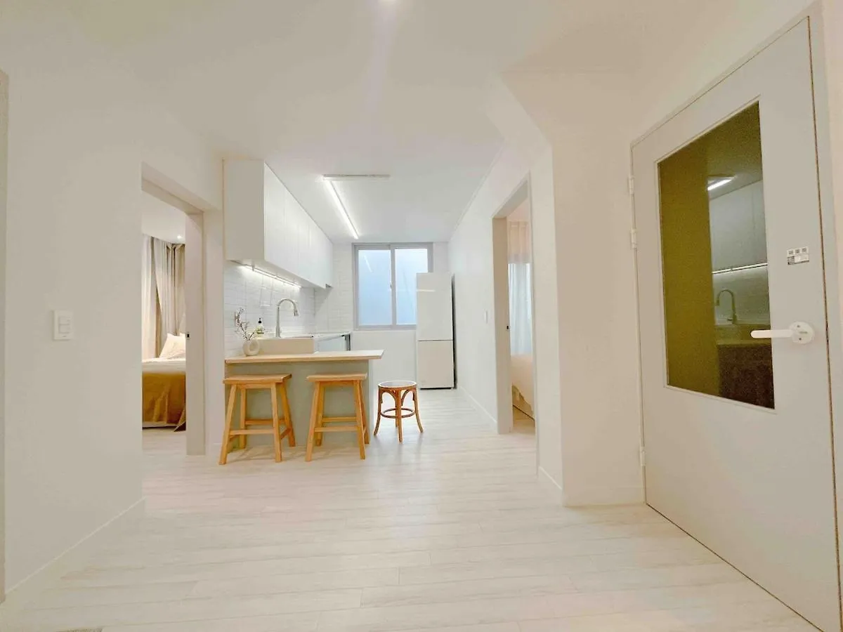 アパート ソウル特別市Designer Cozy 3Br House In Hongdaeアパートメント 韓国