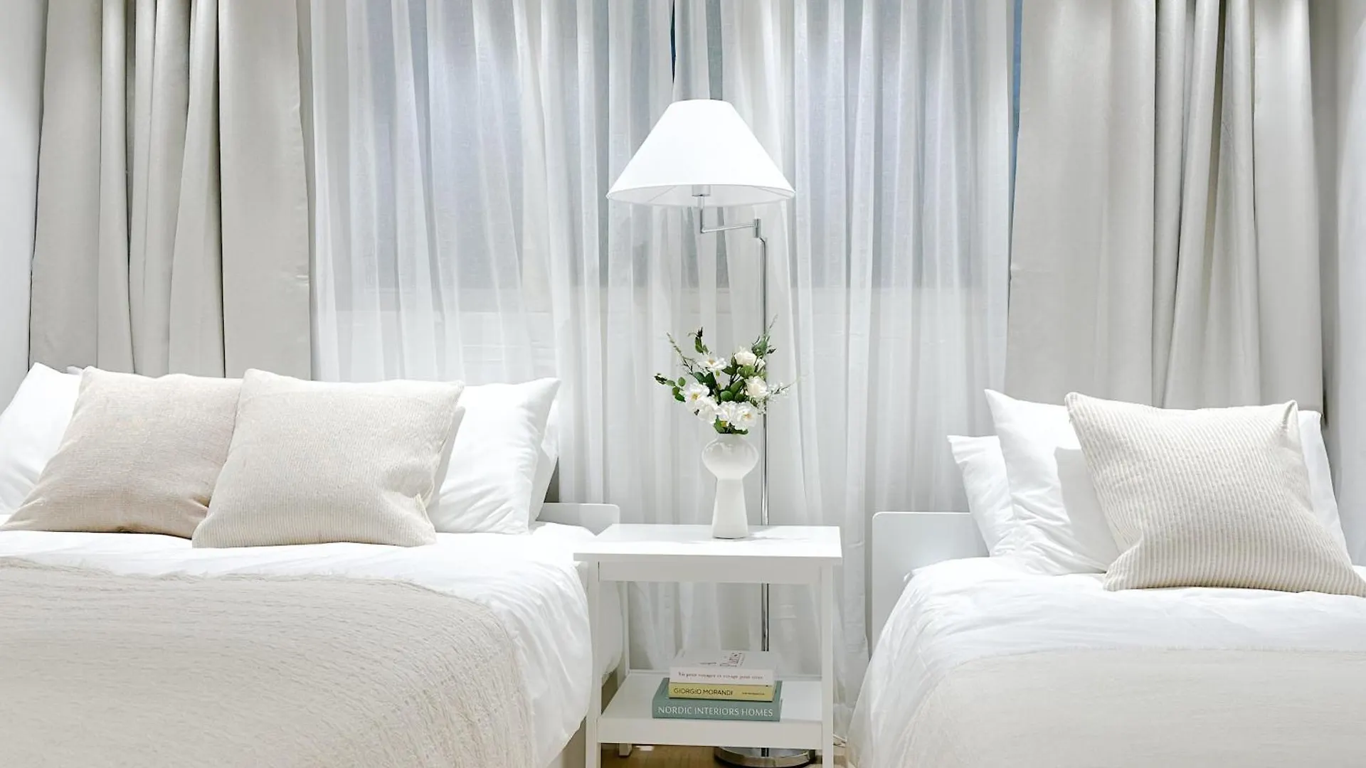 Апартаменты Designer Cozy 3Br House In Hongdae Сеул